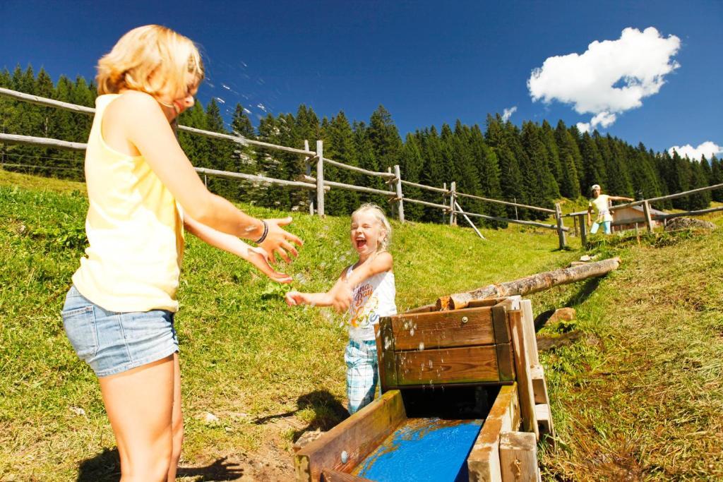 Dachstein West Gmbh-kirchenwirt Russbach Russbach am Pass Gschütt